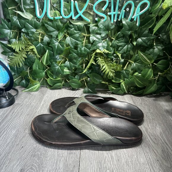 OLUKAI  Kohana Kai Flip Flop Sandals Etched Leather Sea Turtle Men’ Sz 11 EU 44 main image 6